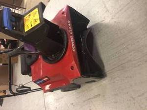 lot 3 image: Power Clear 721 E 21 in. 212 cc Single-Stage Self Propelled Electric Start Gas Snow Blower by Toro Slightly Damaged See Pictures
