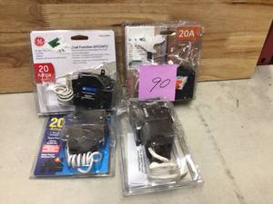 lot 90 image: Lot of Assorted breakers various sizes and conditions