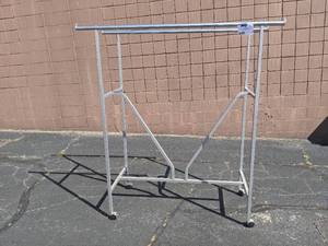 lot 94 image: Industrial Commercial Grade Double Bar Adjustable Garment Rack