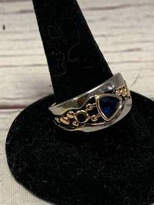 lot 2 image: Womens Size 8 Topaz Ring