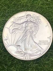 lot 5 image: 1989 1oz .999 Silver American Eagle