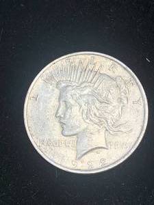 lot 8 image: 1922 Silver Peace Dollar