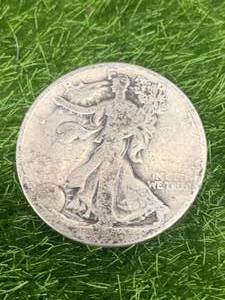 lot 11 image: Standing Liberty Half Dollar