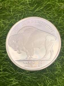 lot 14 image: .999 Silver Bison  Sioux Round 14 oz