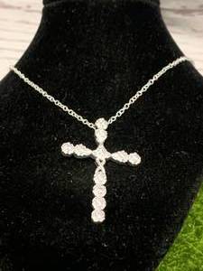 lot 27 image: Beautiful Cross Necklace