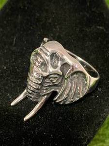 lot 35 image: Mens Size 12 Elephant Ring