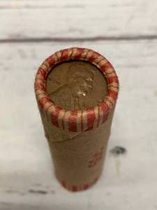 lot 46 image: Unopened Roll of Wheat Pennies