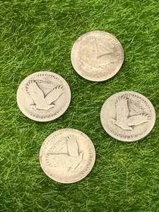 lot 58 image: Lot of 4 Standing Liberty Quarters