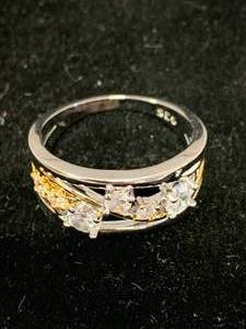 lot 60 image: Womens Size 8 Ring