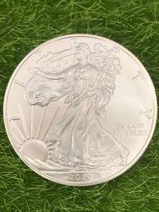lot 71 image: 2020 1oz .999 Silver Eagle