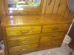 6 drawer dresser & Mirror.