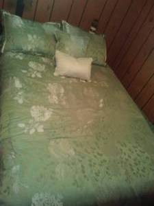 Full Size Headboard and Bedding, Complete. Great Bedding