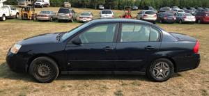 lot 4 image: 2007 Chevy Malibu LS