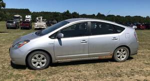 lot 3 image: 2006 Toyota Prius