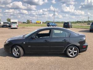 lot 8 image: 2006 Mazda Mazda3 - Manual
