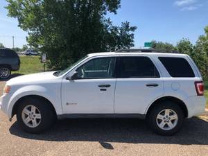 lot 15 image: 2010 Ford Escape Hybrid - 2 OWNER