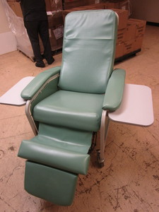 WINCO CARE CLINER SERIES RECLINER