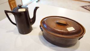 lot 27 image: Brown Clay (Made In England) Crock W Cover--Brown Ceramic Coffee Server