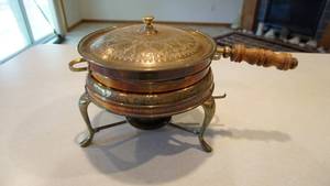 lot 38 image: Iranian Brass Copper Food Warmer Chafing Dish--(pan nader)