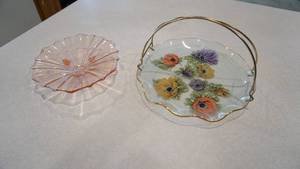 lot 45 image: Glass Tray W Gold Handle & Gold Rim Around The Top Of Tray--Vintage Pink Depression Candy Dish