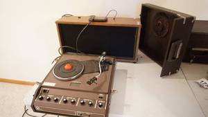 lot 172 image: Record Player & Can Be Hooked Up To Microphones (Model 100S 14-1-Seriel 08387073)
