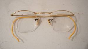 lot 196 image: Antique Gold Framed Glasses