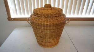 lot 244 image: Wicker Basket
