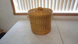 lot 245 image: Wicker Basket
