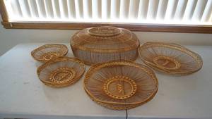 lot 248 image: Five Wicker Decor