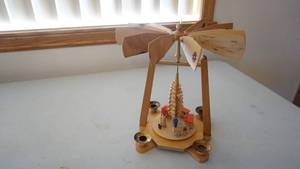 lot 252 image: Wooden Carrousel Driven By Candles