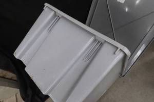 HEAVY DUTY RUBBERMAID TOTE WITH LID