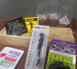 CUTE WINE LOVERS DECOR LOT