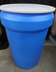 30 GALLON BLUE BARREL