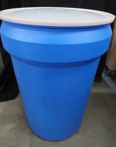 30 GALLON BLUE BARREL