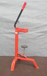 WINE BOTTLE FLOOR CORKER MACHINE