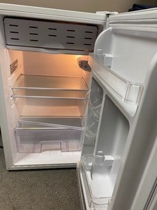 lot 113 image: Magic chef Refrigerator