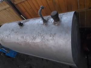lot 12 image: Fuel Tank great condition