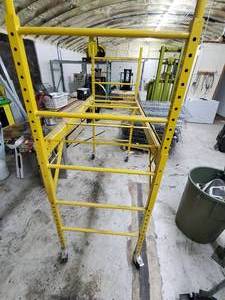 lot 18 image: 6FT rolling scaffold