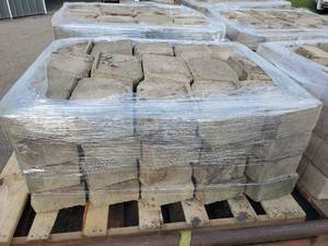 lot 31 image: Pallet of  Concrete Retaining Wall Block