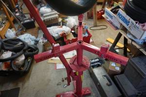 lot 14 image: Central Machines Model 34542 Manual Tire Changing Machine