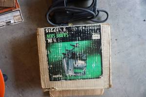lot 20 image: Craftsman Model 17215 12 Variable Speed Jig Saw