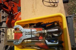 lot 87 image: Assorted Automobile Test Kits and Adjustment Tools