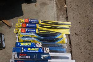 lot 109 image: Large lot of Michelin, Bosch, Rainix & Amco Windshield Wipers