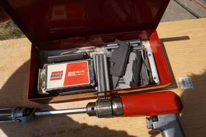 lot 129 image: Ammco Brand Pneumatic Boring Hand Tool With Cutting Edges and Storage Case