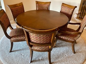Absolutely Stunning  Drexel Heritage Cortona Dining Room Table and Six Chairs