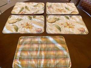 Botanical Themed Printed Table Linen w Coordinating Placemats