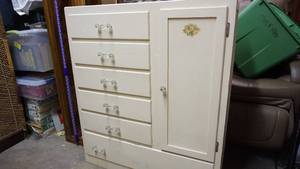 lot 38 image: Antique Painted Cabinet