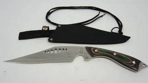 lot 42 image: Barracuda Knife--440 Stainless In Case