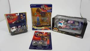 lot 106 image: Team HOTWHEELS Pro Racing Nascar (#6 Mark Martin--Valvoline)--Winners Circle With Starting Lineup Figure-1997 Jeff Gordon--Stock Car Series-1998 Penske Elvis Taurus--1998 Rusty Wallace Taurus