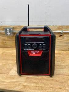 lot 29 image: MILWAUKEE M18 Lithium-Ion Cordless Jobsite RadioCharger (Tool Only)